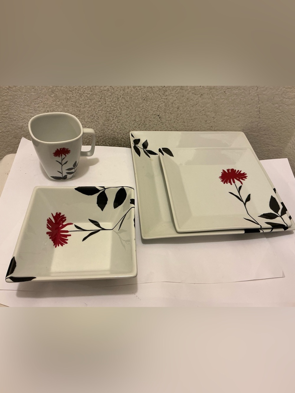Ty Pennington Floral White Ceramic Dinnerware Set - Modern Plate  Mug Collection